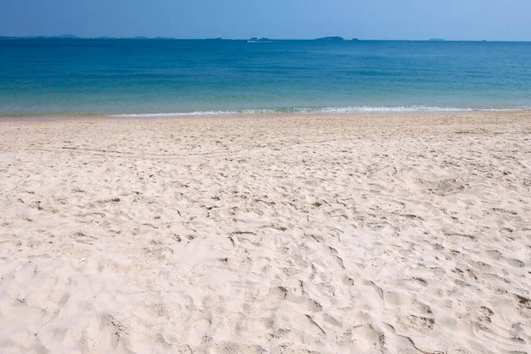 Piękna Tropikalna Piaszczysta Plaża — Zdjęcie stockowe