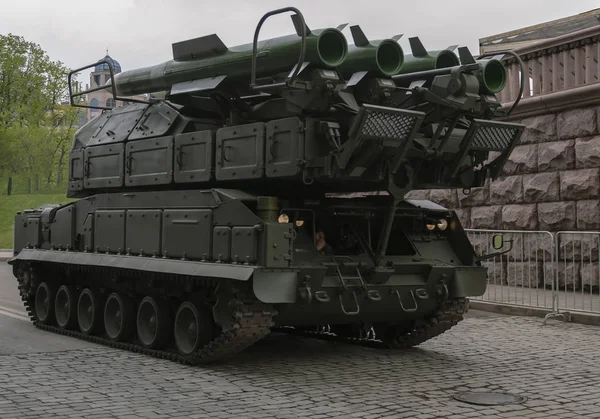 Uçaksavar füze sistemi. Zafer günü geçit töreni için prova. Moskova şehir. 6 Mayıs 2018