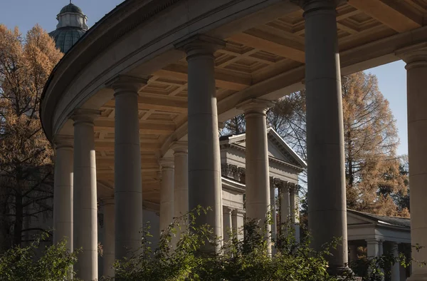 Müze-Emlak Arkhangelskoye Tapınağı kabirde mimari ayrıntıları. Krasnogorsk şehir, Moscow region. 21 Ekim 2015