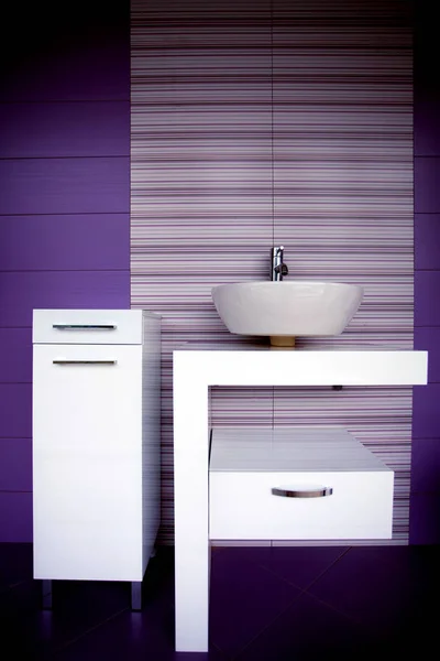 Modern Purpple White Bathroom Details Furniture — Stock Photo, Image