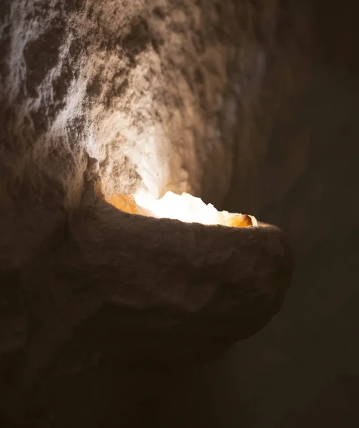 Közeli Felvétel Kis Fényről Barlang Falában Stock Kép