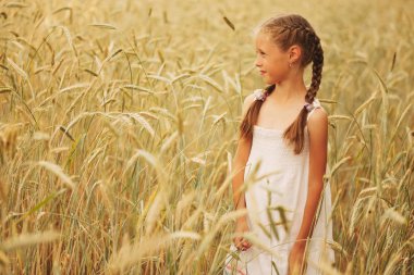 sarı alan genç kız