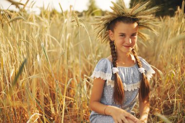 sarı alan genç kız