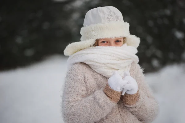 Portret Dziewczynki Piękny Las — Zdjęcie stockowe