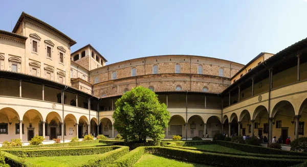 Shot Πανόραμα Λαυρεντιανή Βιβλιοθήκη Κήπο Medici Συγκρότημα Πίσω Από Παρεκκλήσι — Φωτογραφία Αρχείου
