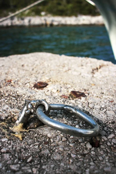 Verrückter Anlegerring aus Metall — Stockfoto