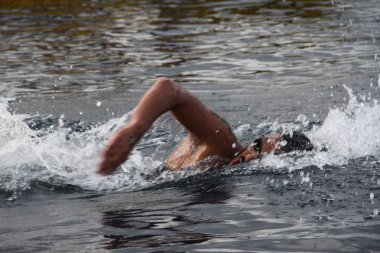 Faros yüzme maratonu