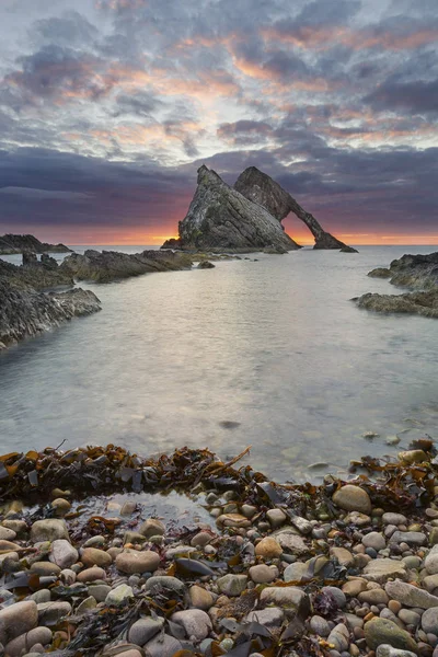 Bow-fidle Rock zonsopgang landschap aan de westkust van Schotland op clo — Stockfoto