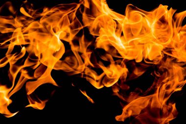 alevler siyah arkaplanda