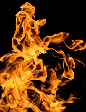 alevler siyah arkaplanda