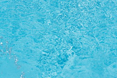 Su havuzu arka planda