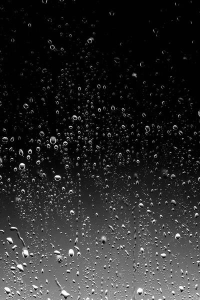 Siyah Cam Üzerinde Yağmur Damlaları — Stok fotoğraf