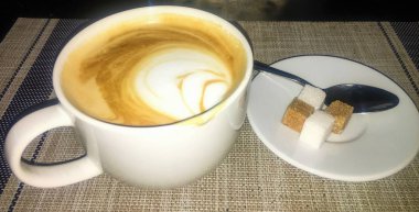 kahve fincanı masada yakın çekim