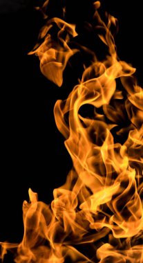 alevler siyah arkaplanda