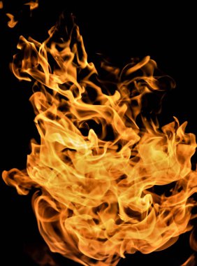 alevler siyah arkaplanda