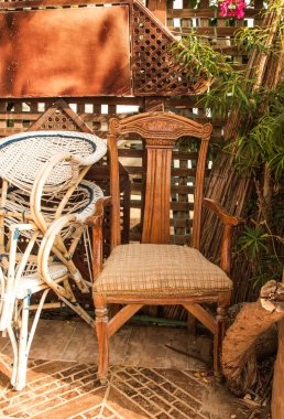 sandalye ve masa üzerinde sokak, iç Cafe