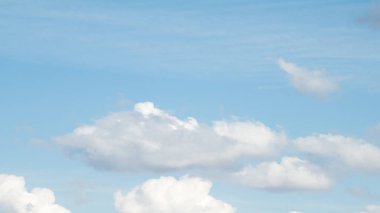 beyaz bulutlar mavi gökyüzü gün