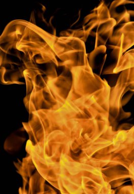 alevler siyah arkaplanda