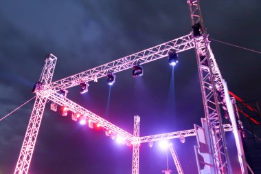 Festivaller duman bulanık gece aydınlatma