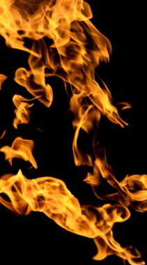 alevler siyah arkaplanda