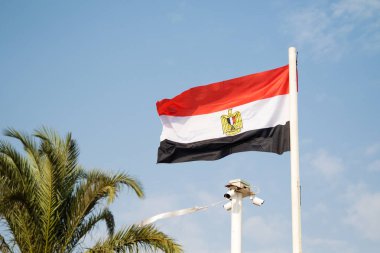 gökyüzü, güvenlik kamerası karşı Mısır bayrak.