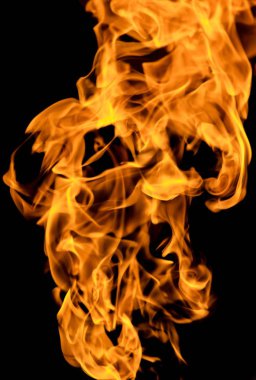 alevler siyah arkaplanda