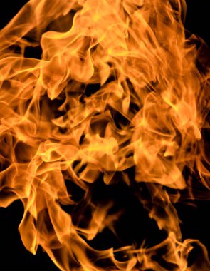 alevler siyah arkaplanda