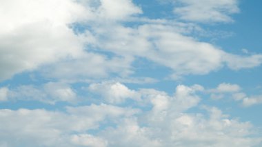 beyaz bulutlar mavi gökyüzü gün