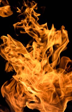 alevler siyah arkaplanda