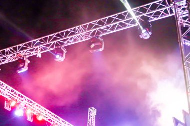 Festivaller duman bulanık gece aydınlatma