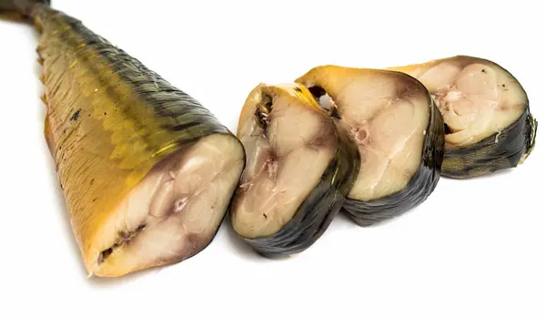 Ryba Wędzona Makrela Izolowana Białym Tle — Zdjęcie stockowe