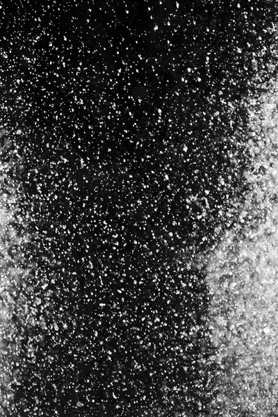Krople Wody Powietrzu Czarnym Tle Niewyraźne — Zdjęcie stockowe