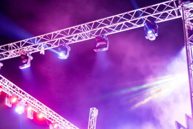 Festivaller duman bulanık gece aydınlatma