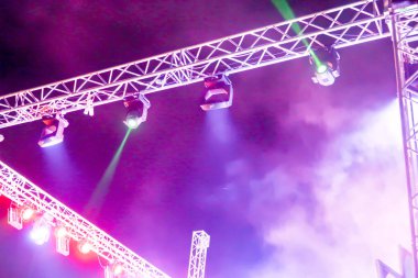 Festivaller duman bulanık gece aydınlatma