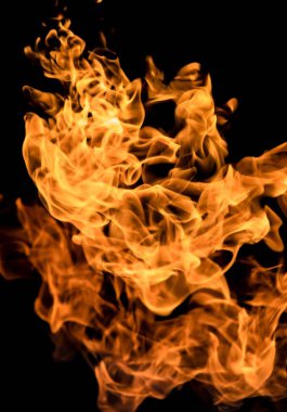 alevler siyah arkaplanda