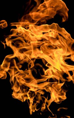 alevler siyah arkaplanda