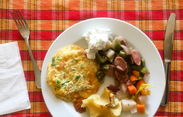 Manger Viande Pâtes Légumes Déjeuner — Photo