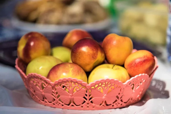 Peaches Plate Table — Stock Photo, Image