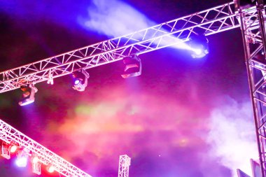 Festivaller duman bulanık gece aydınlatma