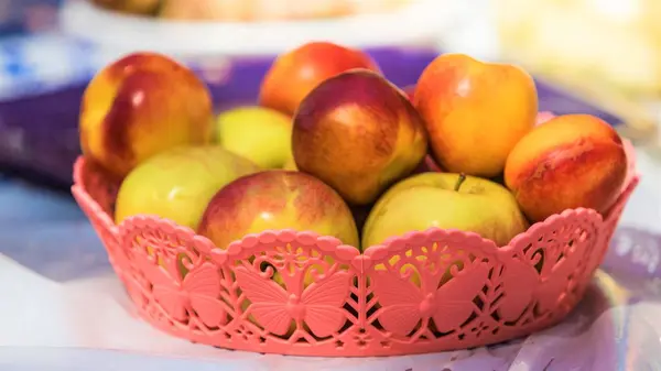 Peaches Plate Table — Stock Photo, Image