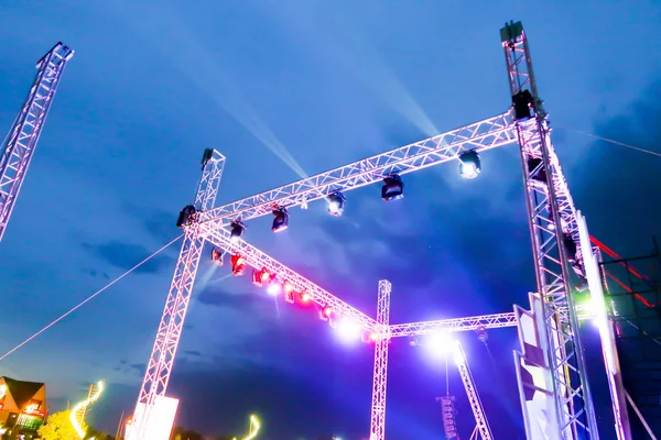 Festivaller duman bulanık gece aydınlatma