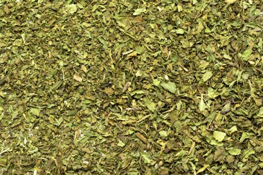 Kurutulmuş rendelenmiş yeşil yaprakları çay, nane, tütün