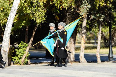 Petropavlovsk, Kazakistan - 07 Ekim 2017: İnşaat Petropavlovsk iç işleri Bakanlığı personeli gözden geçirme. Her türlü hava koşullarında hizmet için onay askerler hazır.