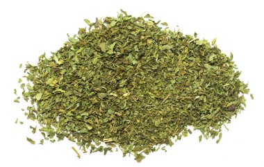 Kurutulmuş rendelenmiş yeşil yaprakları çay, nane, tütün