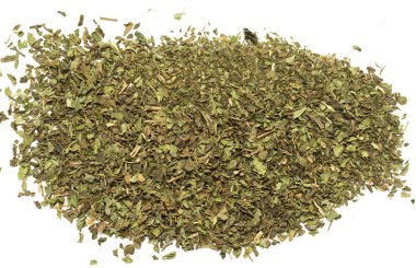 Kurutulmuş rendelenmiş yeşil yaprakları çay, nane, tütün