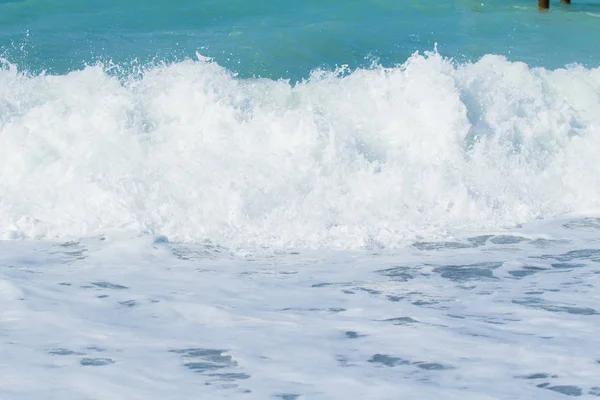 海滩上的海浪海浪 — 图库照片