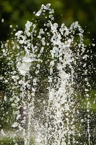 Chorros Fuente Agua Fondo Borroso Extracción — Foto de Stock