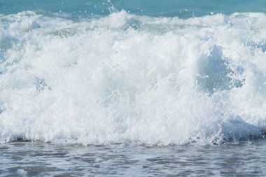 Sahilde, manzara sörf dalga deniz