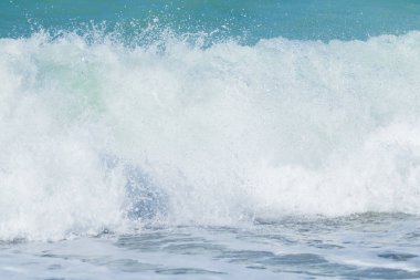 Sahilde, manzara sörf dalga deniz