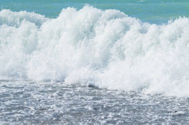 Sahilde, manzara sörf dalga deniz